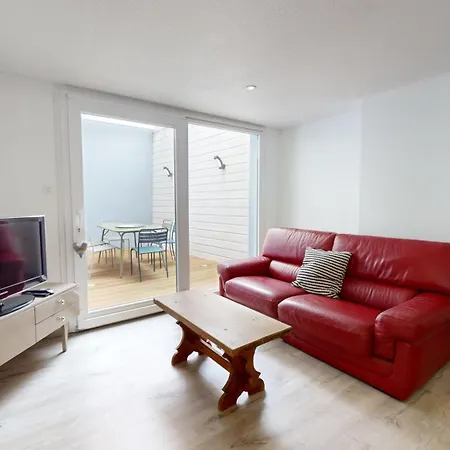 Le Roesselmann 1 Parking Apartment
