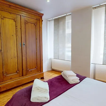 Le Roesselmann 1 Parking Apartment